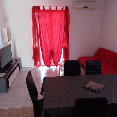 לופאר Apartmani Ivana חדר תמונה